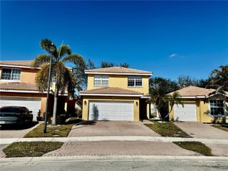 9411 NW 55th St, Sunrise, FL 33351