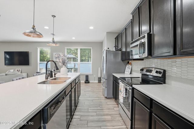 11520 DUNFORTH COVE Drive, Jacksonville, FL 32218