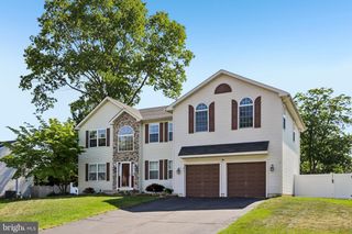 861 LONGWOOD DR, Vineland, NJ 08361