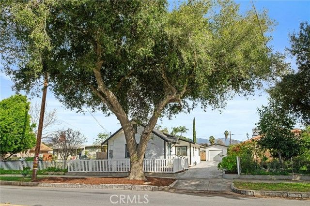 926 Texas, Redlands, CA 92374