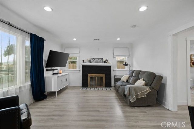 926 Texas, Redlands, CA 92374