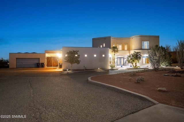 4301 Summit Lane, Las Cruces, NM 88011