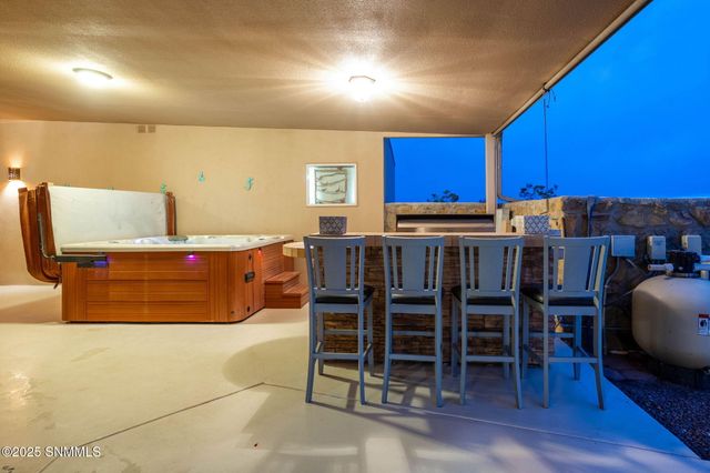 4301 Summit Lane, Las Cruces, NM 88011
