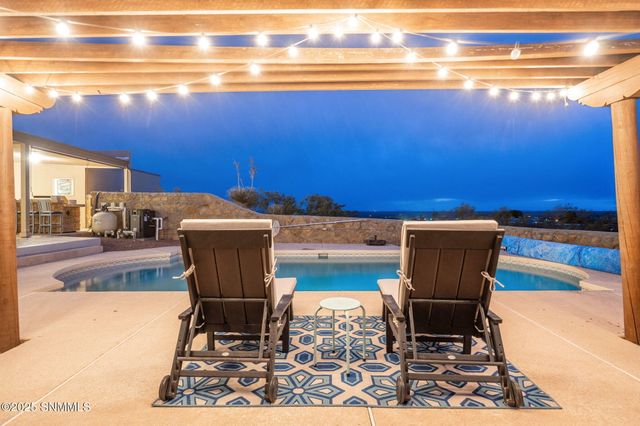 4301 Summit Lane, Las Cruces, NM 88011