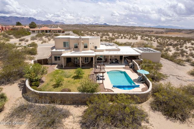 4301 Summit Lane, Las Cruces, NM 88011