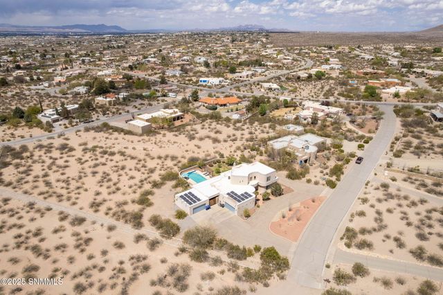 4301 Summit Lane, Las Cruces, NM 88011