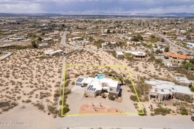 4301 Summit Lane, Las Cruces, NM 88011