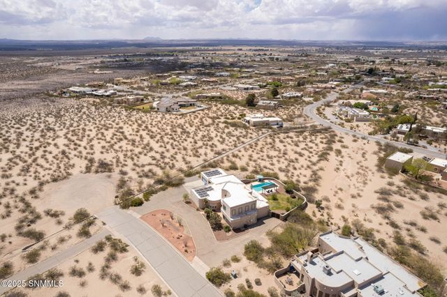 4301 Summit Lane, Las Cruces, NM 88011