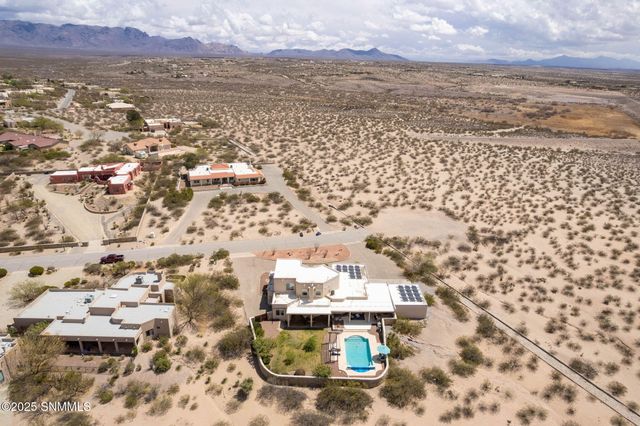 4301 Summit Lane, Las Cruces, NM 88011