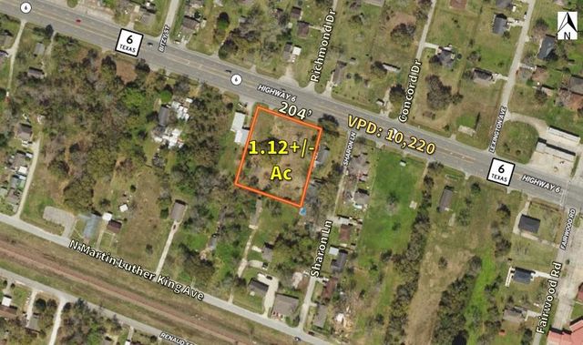 6521 Highway 6, Hitchcock, TX 77563