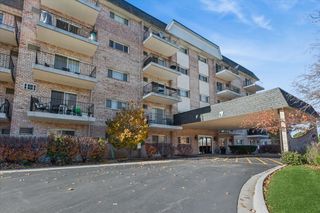 1000 S Lorraine Road 315, Wheaton, IL 60189