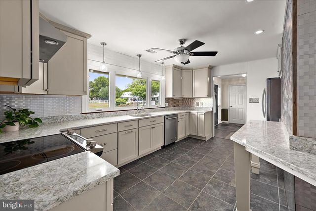 21441 DOGWOOD COVE RD, Tilghman, MD 21671