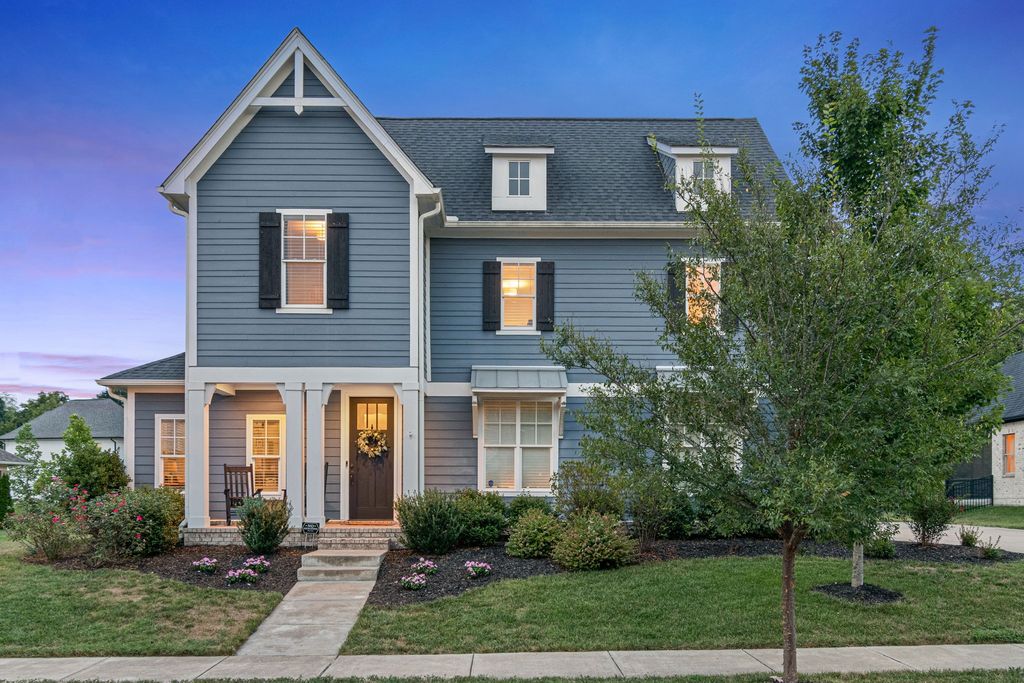 1092 Memorial Dr, Franklin, TN 37064