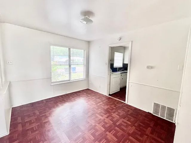 109 Vandenburg Drive A, Denison, TX 75020