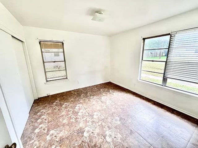 109 Vandenburg Drive A, Denison, TX 75020