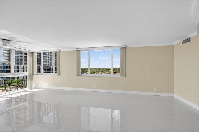 301 Lake Shore Drive 711, Lake Park, FL 33403