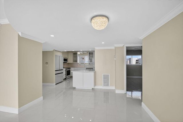 301 Lake Shore Drive 711, Lake Park, FL 33403