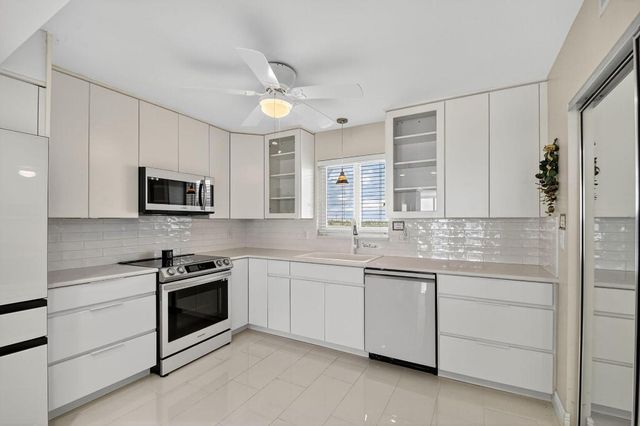 301 Lake Shore Drive 711, Lake Park, FL 33403