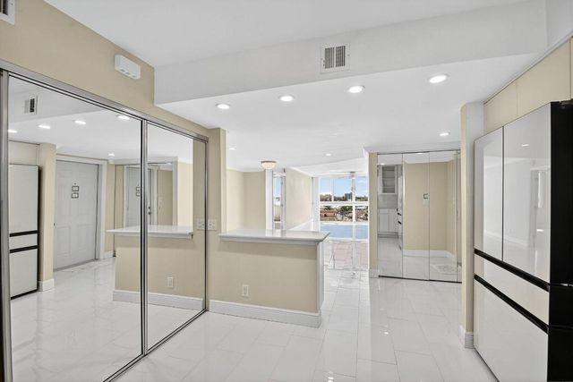 301 Lake Shore Drive 711, Lake Park, FL 33403