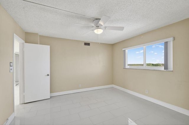 301 Lake Shore Drive 711, Lake Park, FL 33403