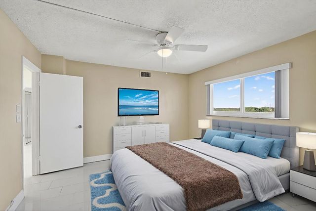 301 Lake Shore Drive 711, Lake Park, FL 33403