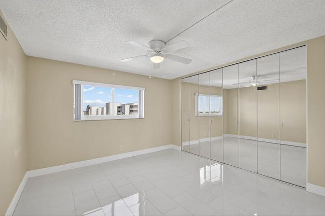 301 Lake Shore Drive 711, Lake Park, FL 33403