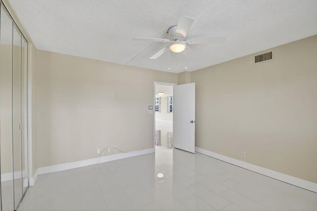301 Lake Shore Drive 711, Lake Park, FL 33403