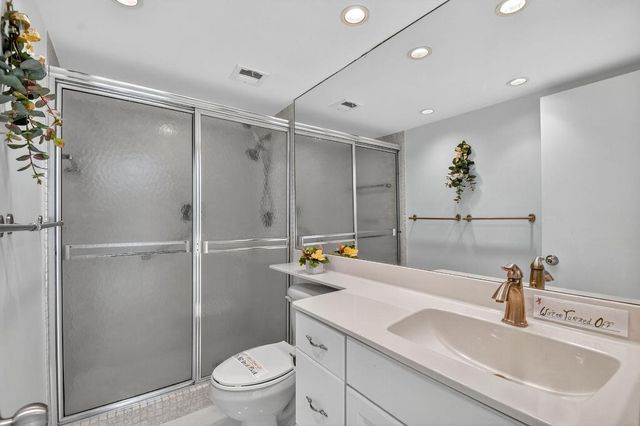 301 Lake Shore Drive 711, Lake Park, FL 33403