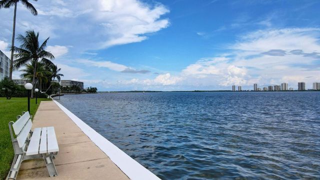 301 Lake Shore Drive 711, Lake Park, FL 33403