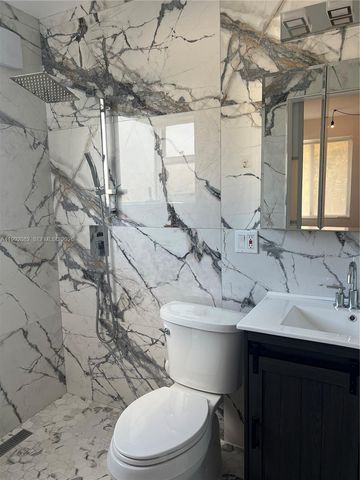 225 SE 16th Ave 3, Fort Lauderdale, FL 33301