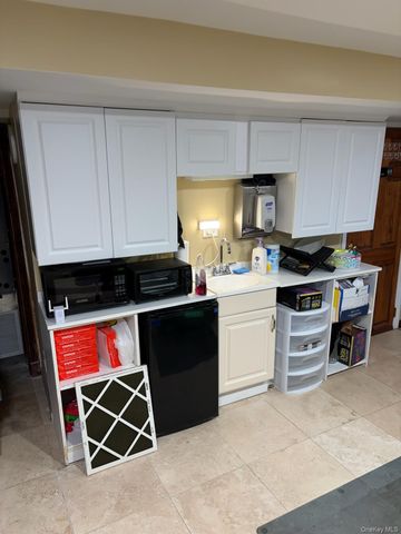 111 Lockwood Avenue, Yonkers, NY 10701