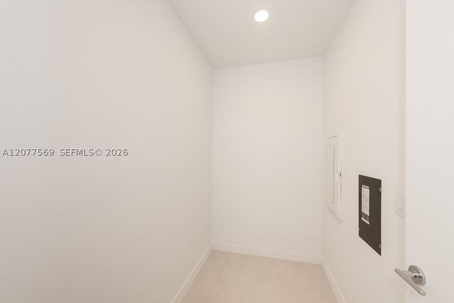 1400 Biscayne 1604, Miami, FL 33132