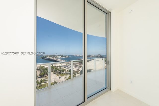 1400 Biscayne 1604, Miami, FL 33132