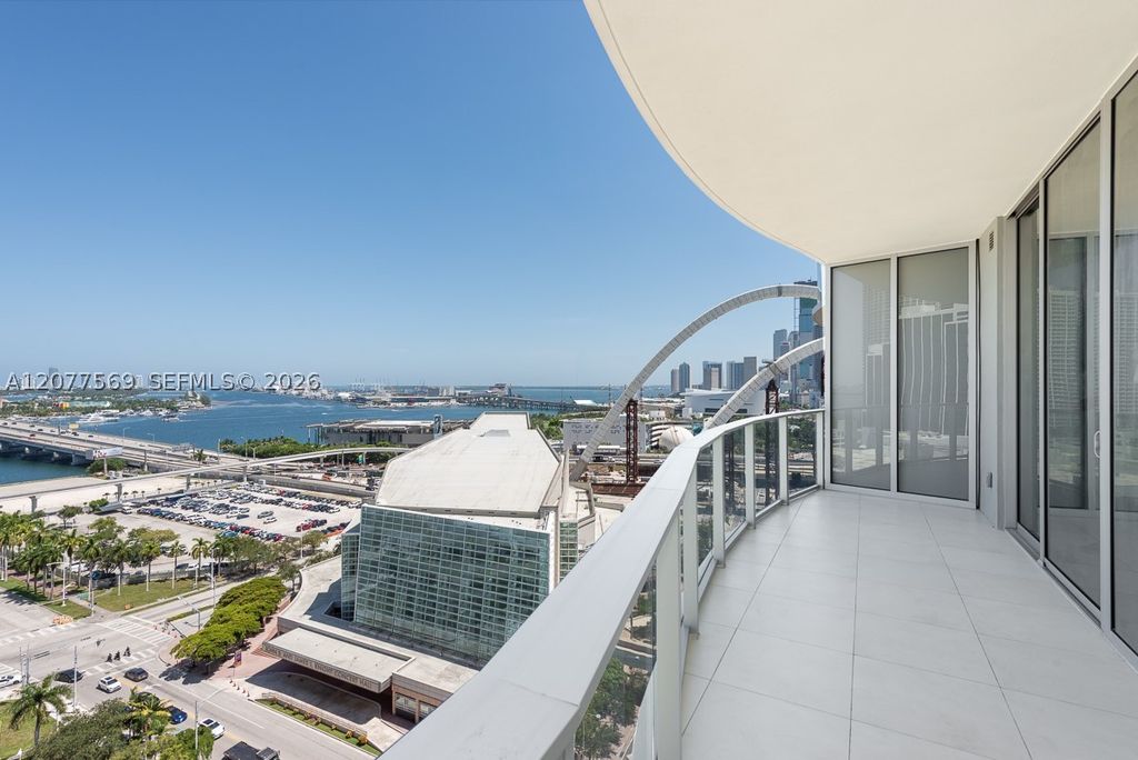 1400 Biscayne 1604, Miami, FL 33132
