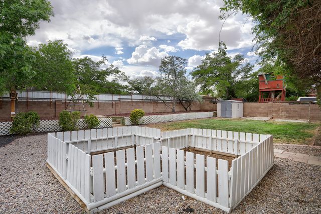 629 Littler Drive SE, Rio Rancho, NM 87124