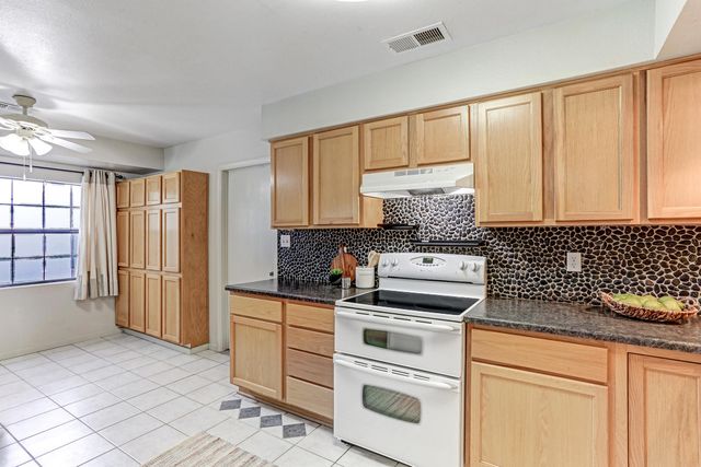 629 Littler Drive SE, Rio Rancho, NM 87124