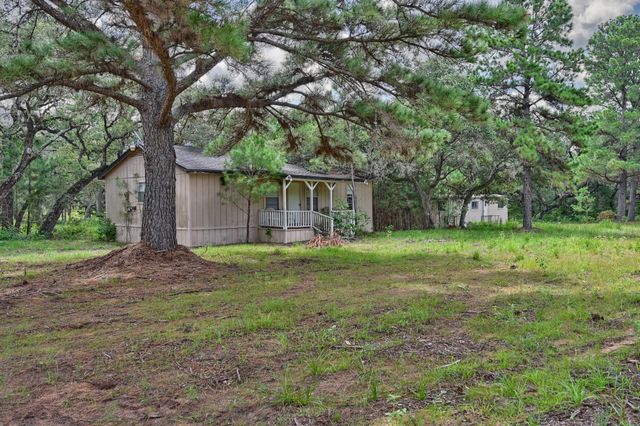 1312 Private Road 1051, Hallettsville, TX 77964