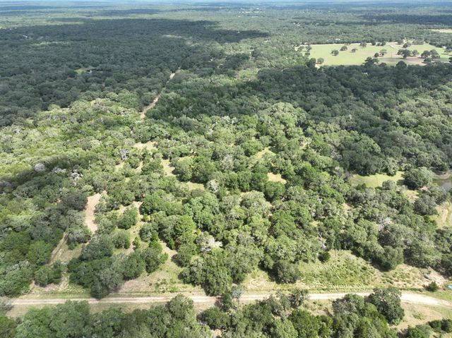 1312 Private Road 1051, Hallettsville, TX 77964