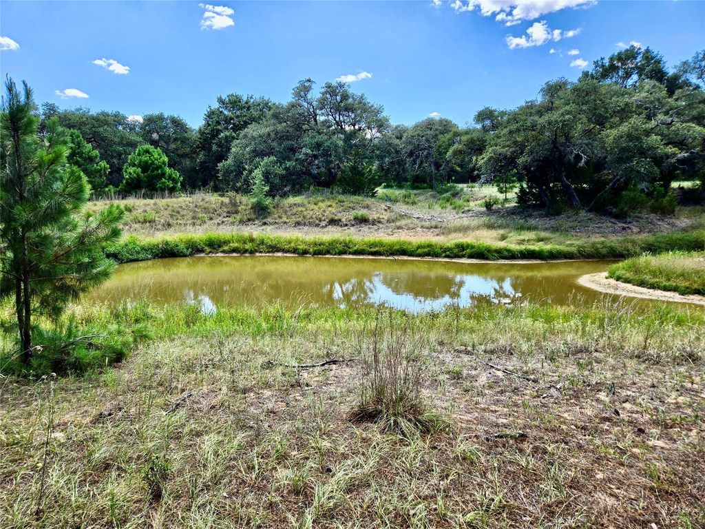 1312 Private Road 1051, Hallettsville, TX 77964