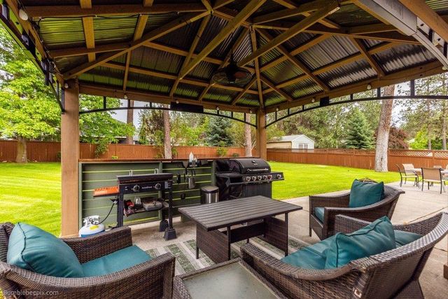 4318 E Winfield Rd, Mead, WA 99021
