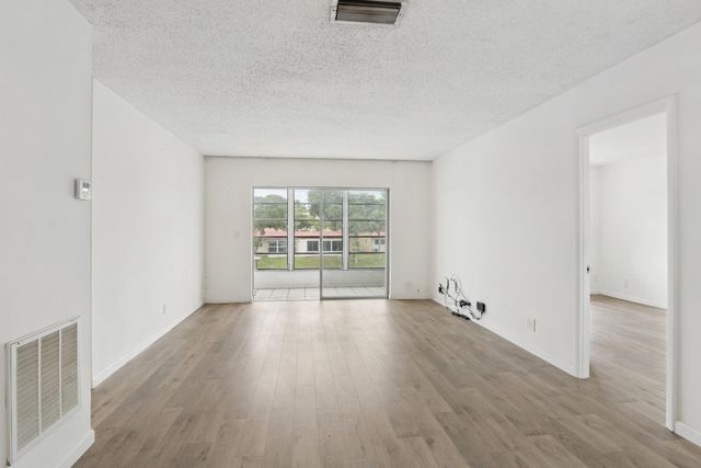 180 Lake Frances Drive, West Palm Beach, FL 33411