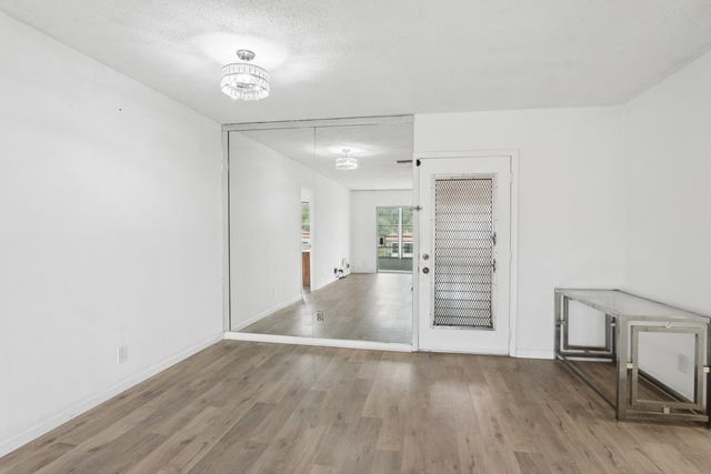 180 Lake Frances Drive, West Palm Beach, FL 33411
