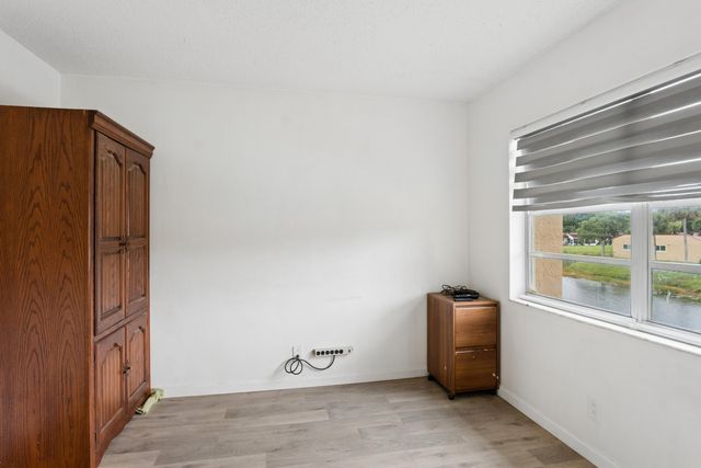 180 Lake Frances Drive, West Palm Beach, FL 33411