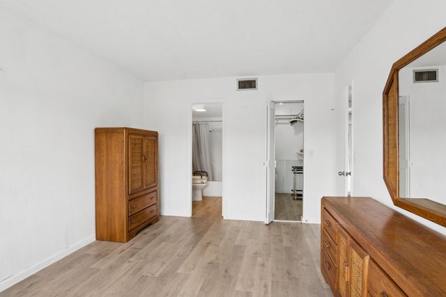 180 Lake Frances Drive, West Palm Beach, FL 33411