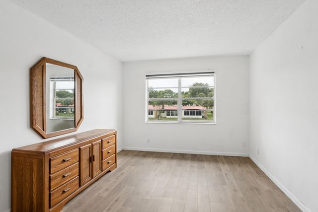 180 Lake Frances Drive, West Palm Beach, FL 33411