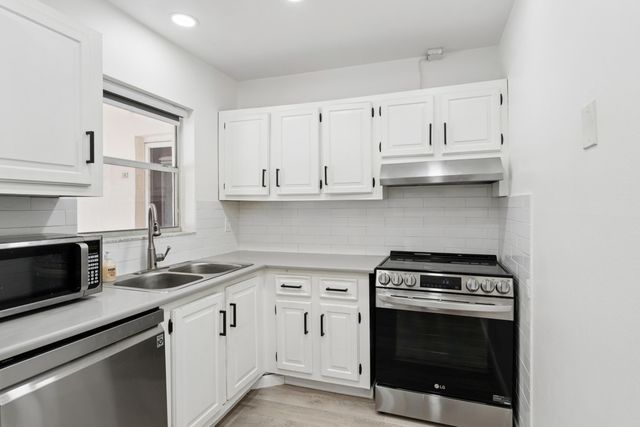 180 Lake Frances Drive, West Palm Beach, FL 33411
