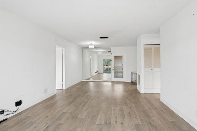 180 Lake Frances Drive, West Palm Beach, FL 33411
