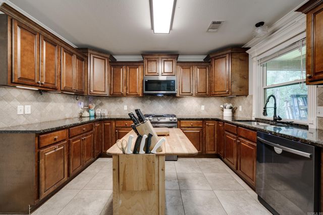 9006 Mars Hill Road, Bauxite, AR 72011