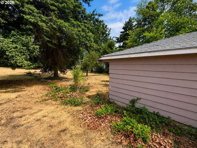 12405 Se MARKET St, Portland, OR 97233