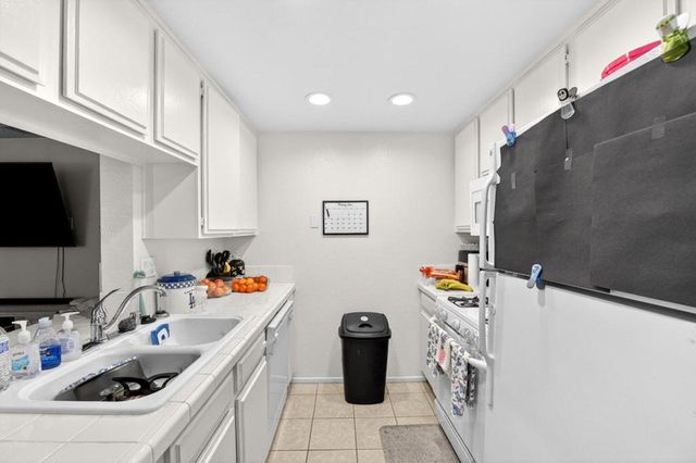 48304 Stewart Drive J1-4, Indio, CA 92201